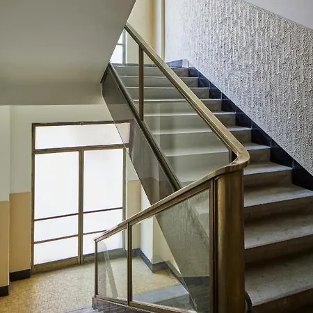 Days - Modern W Retro Elements - New Town Appartement Prague