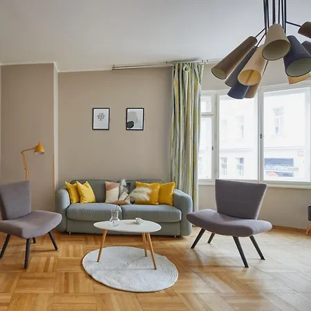 Days - Modern W Retro Elements - New Town Apartment Prague